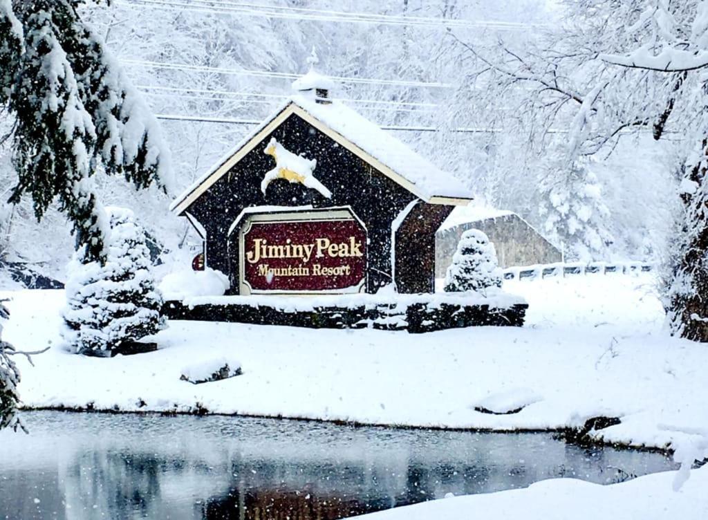 Gorgeous 1St Fl Mtn View Jiminy Suite Sleeps 4 Ski On Off Hancock Luaran gambar
